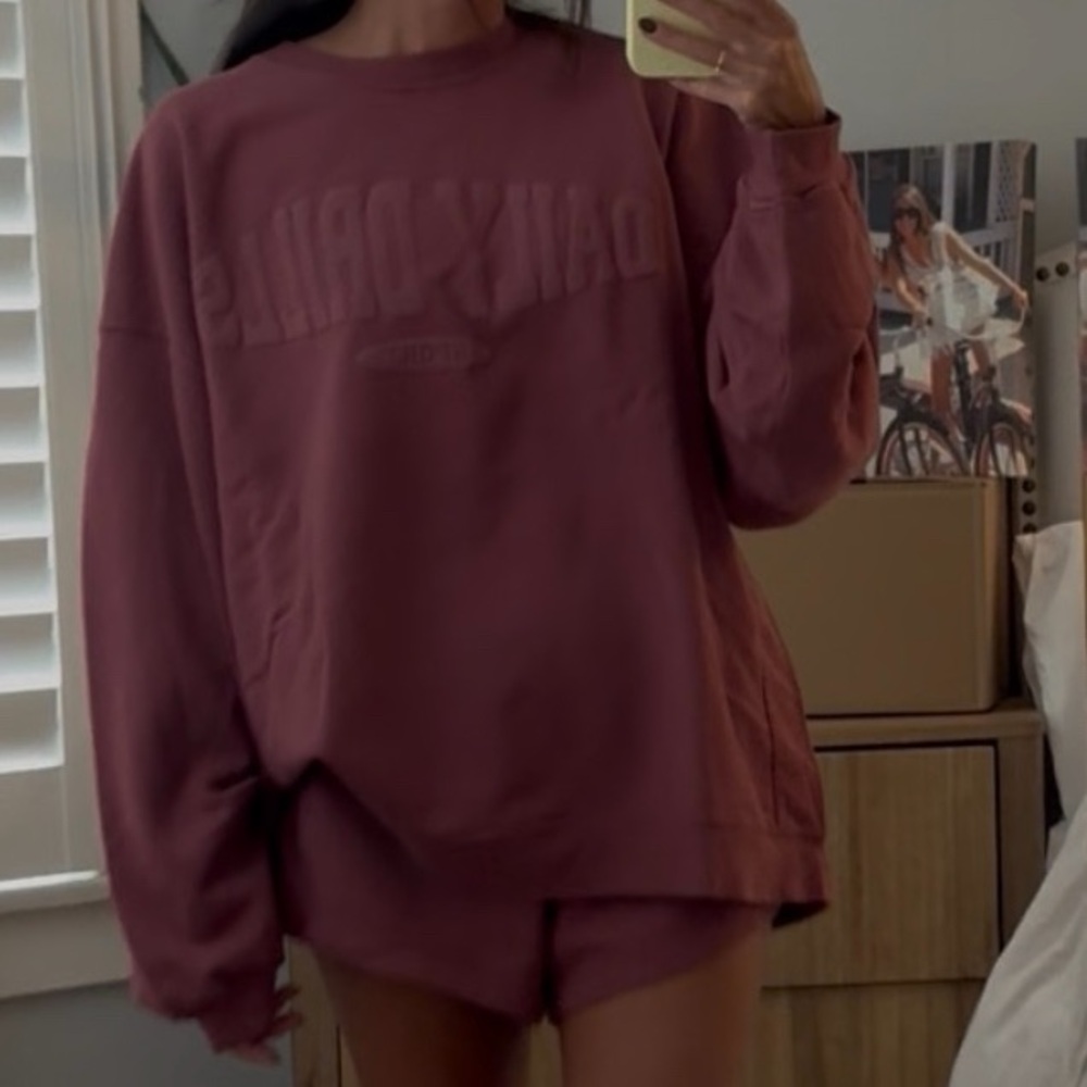 Daily Drills Wine Colored Sweatshirt xs/s